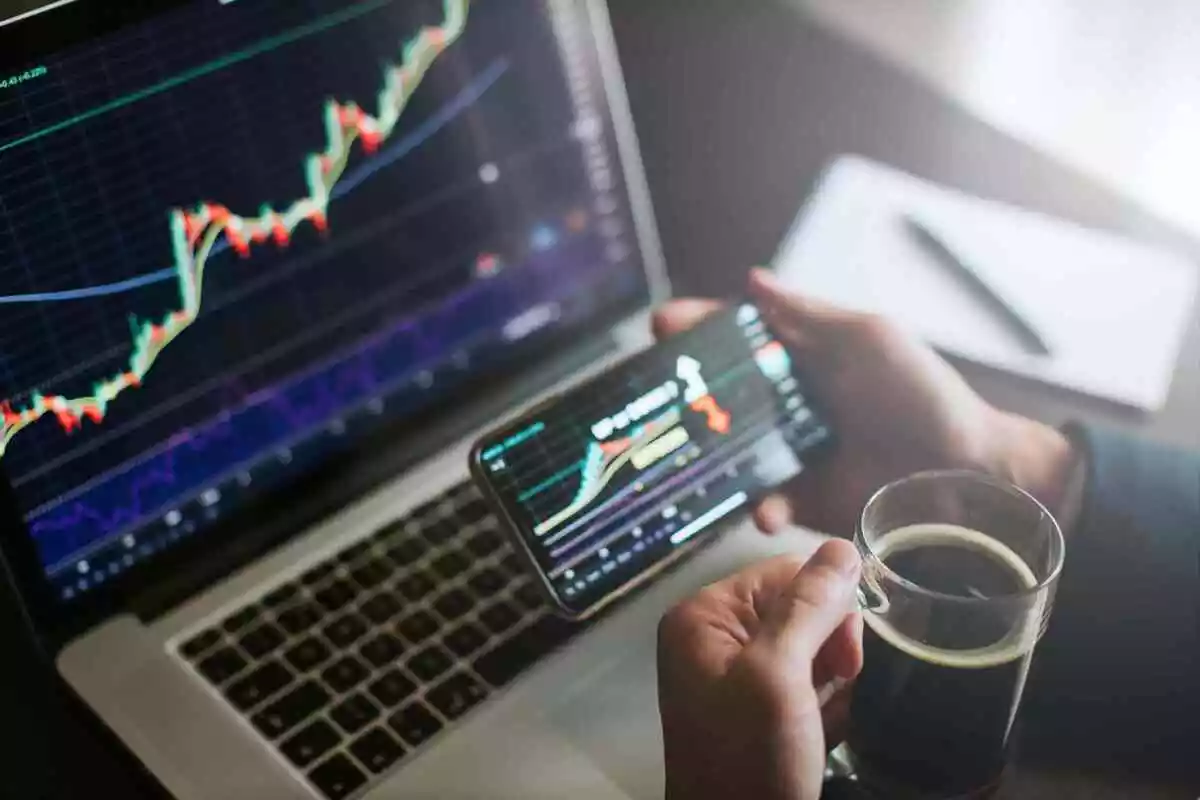 EC Markets:岛形反转形态一般出现在什么阶段?-EC Markets官网